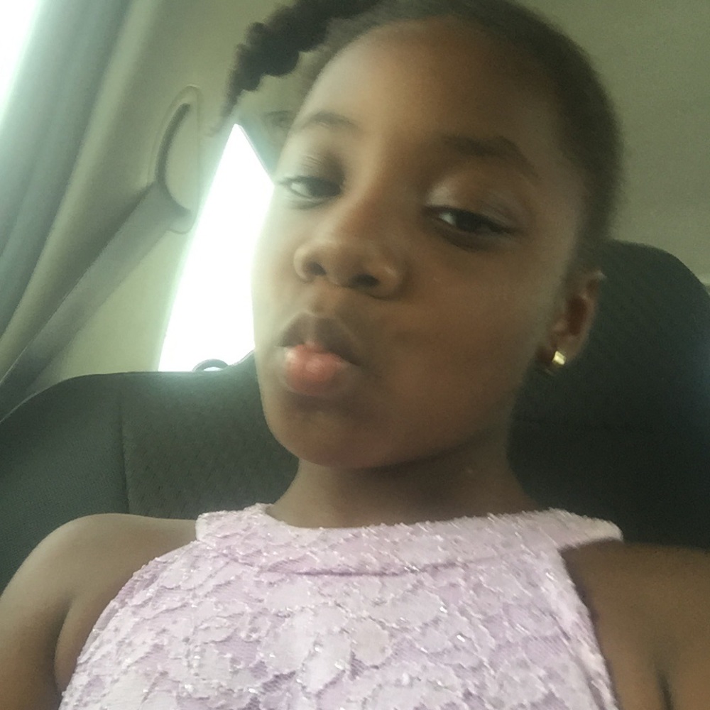 Meet your Posher, Monette